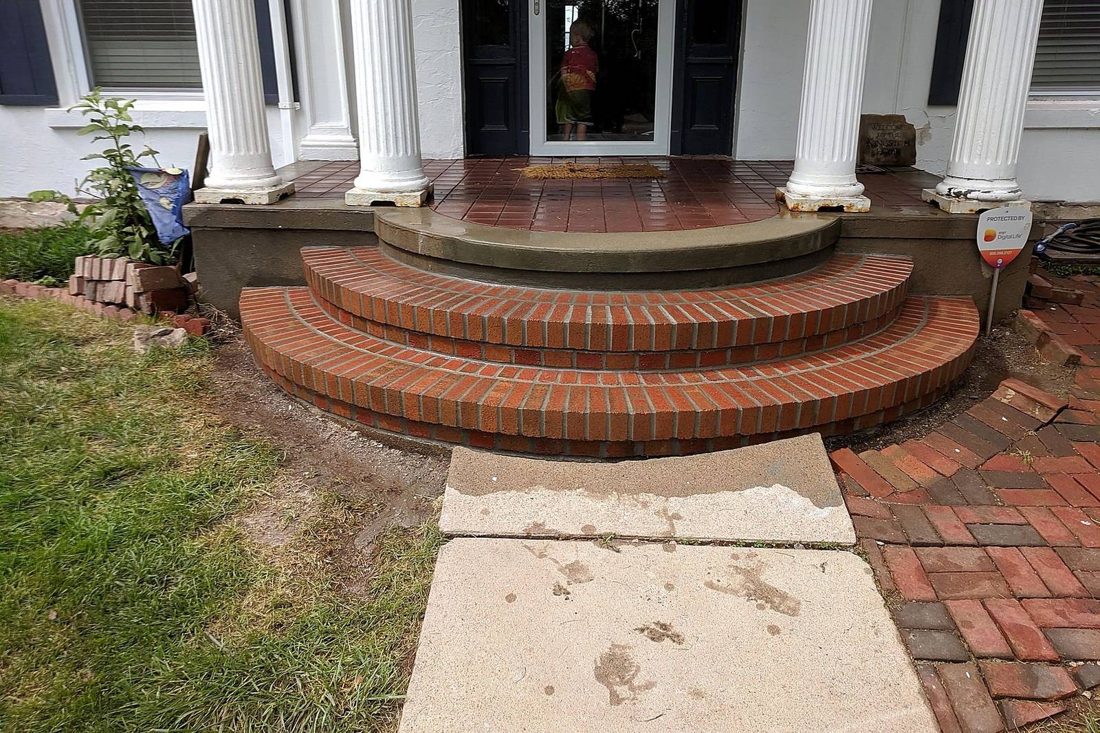 Semicircular brick steps